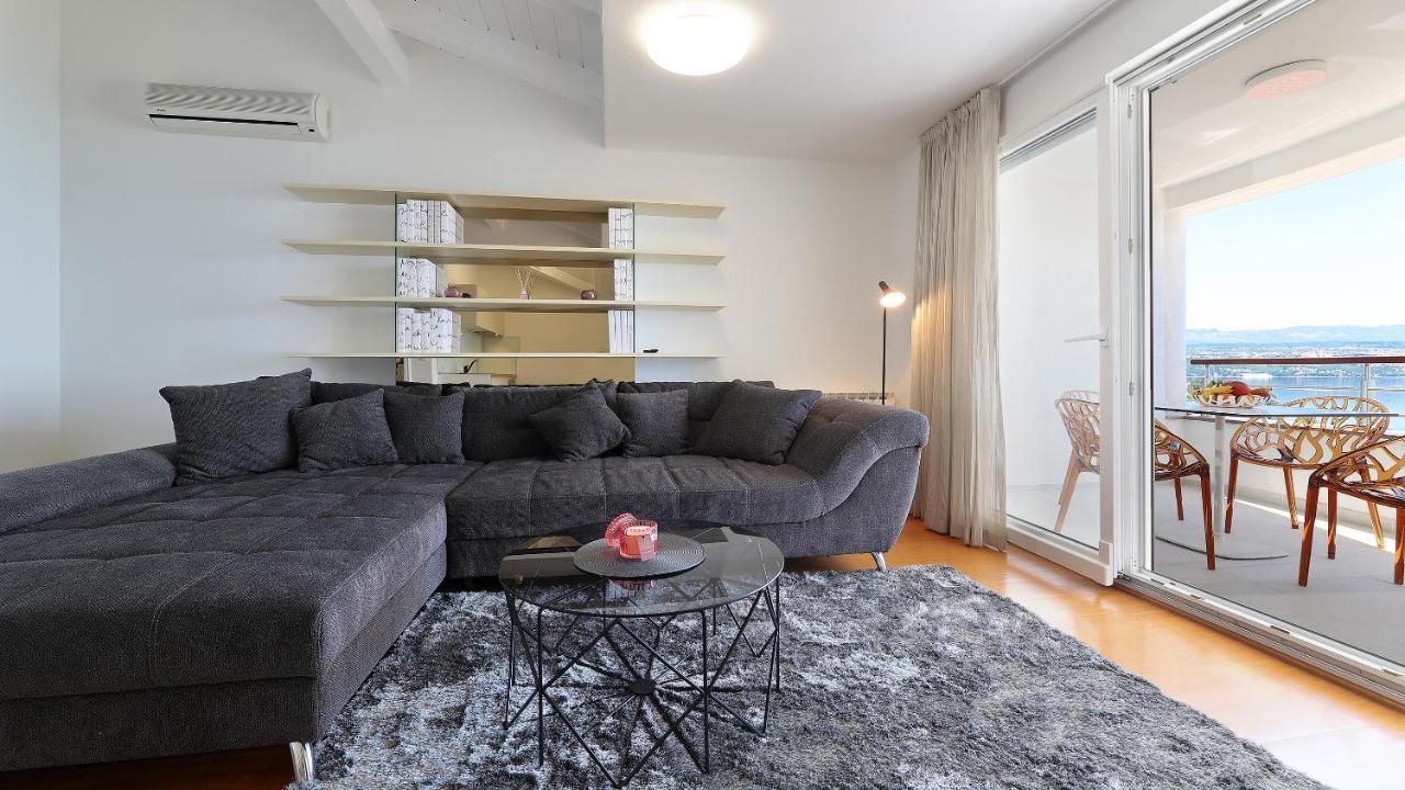 Sea View Apartment In Ičići Dış mekan fotoğraf