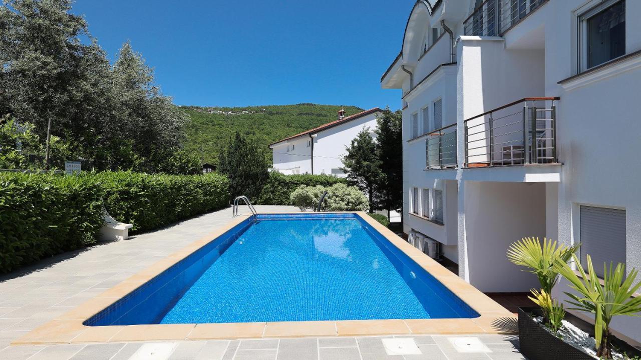 Sea View Apartment In Ičići Dış mekan fotoğraf