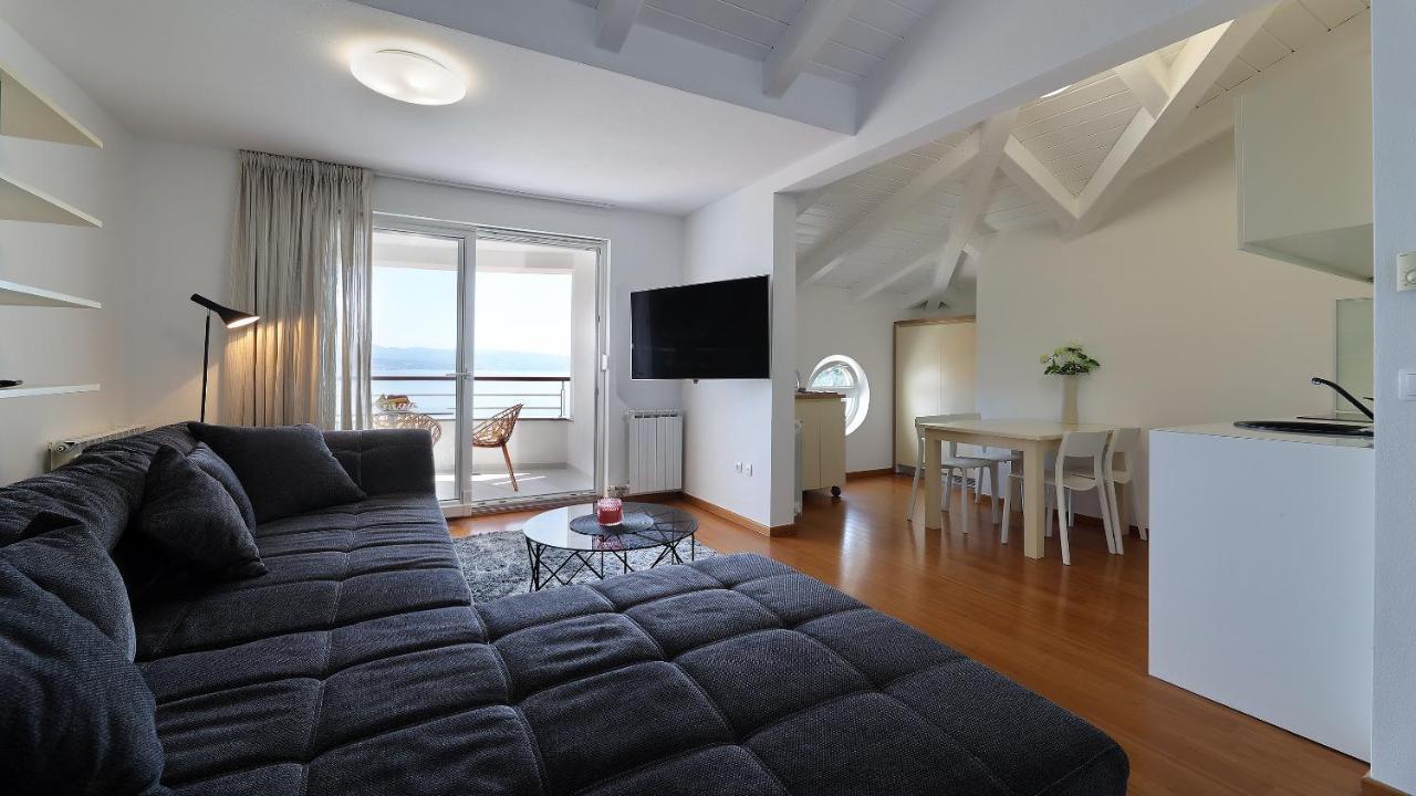 Sea View Apartment In Ičići Dış mekan fotoğraf