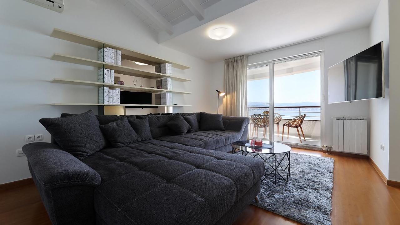 Sea View Apartment In Ičići Dış mekan fotoğraf